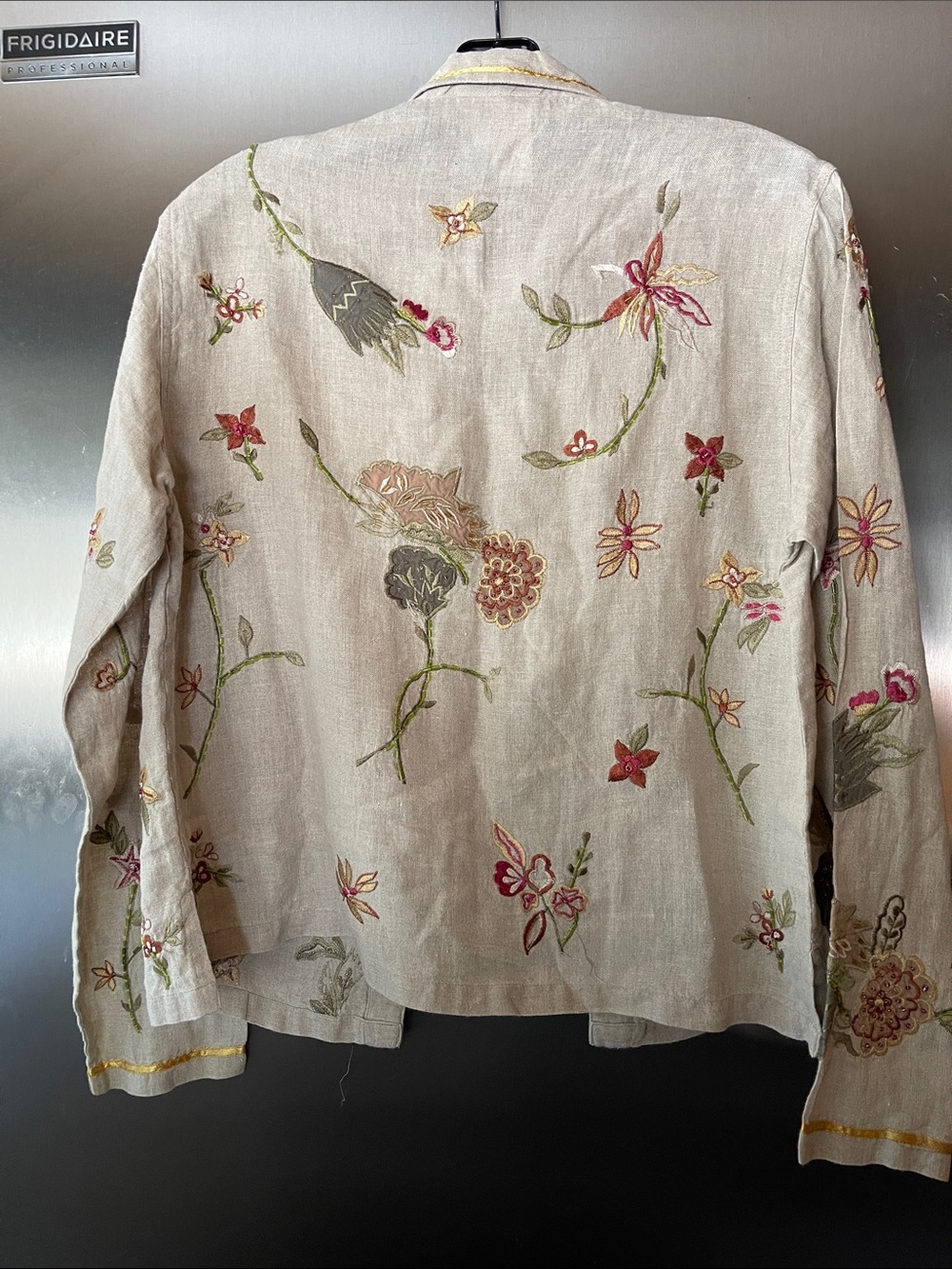Beautiful tan embroidered 100% linen shirt - Picture 2 of 12